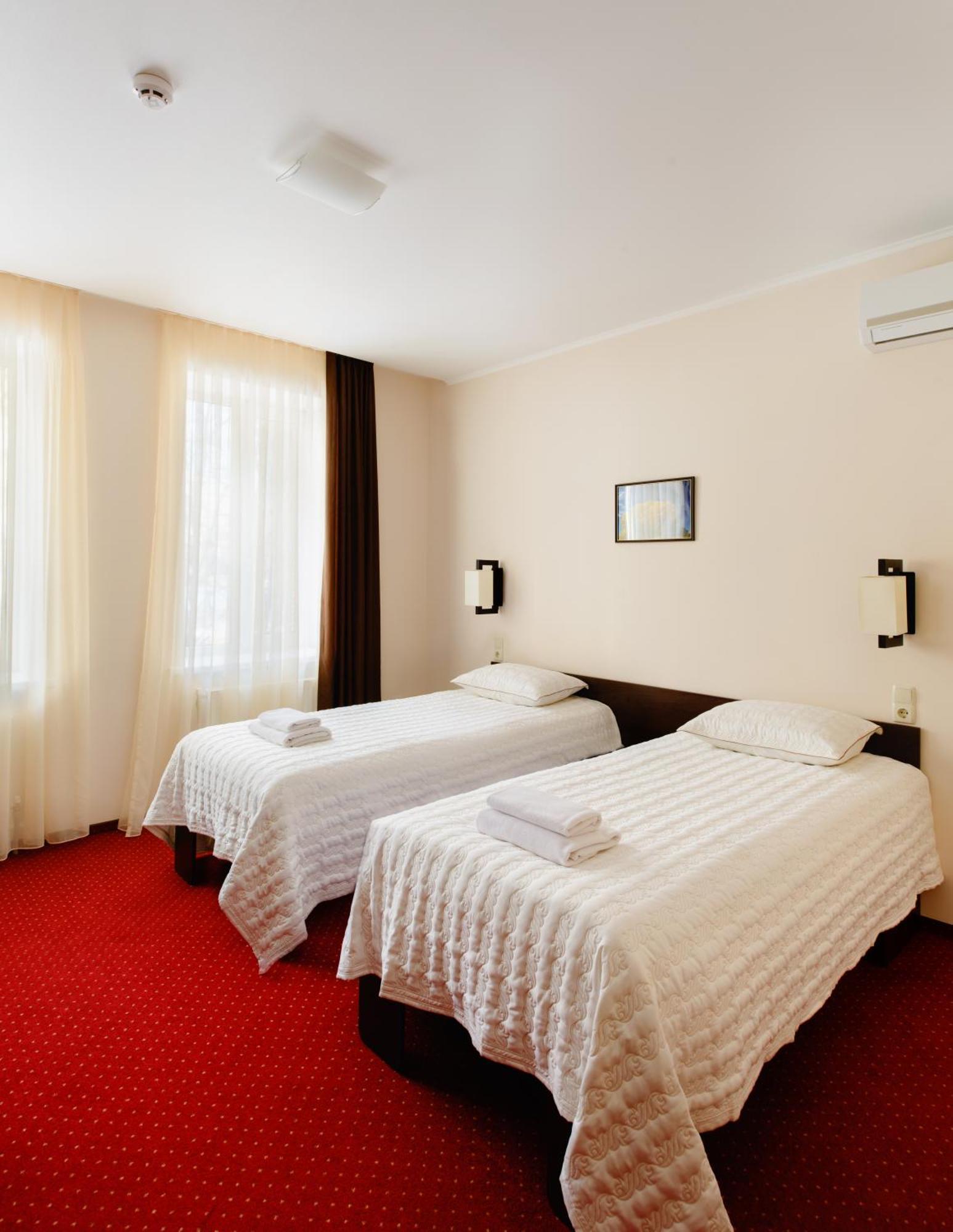 Hotel 12 Carcóvia Quarto foto
